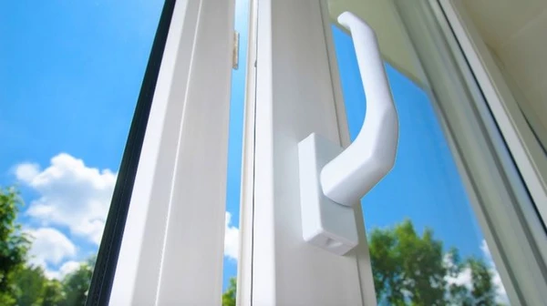 Πού να αντικαταστήσει yakisni και κομψά παράθυρα στο Dnipro;